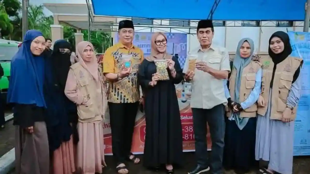 Ketua DPRD Barru Hadiri Pembukaan Pasar Ramadan di Pelataran Masjid Agung Nurul Iman