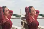 Amanda-Manopo-posting-foto-pakai-kebaya-merah-transparan.jpg