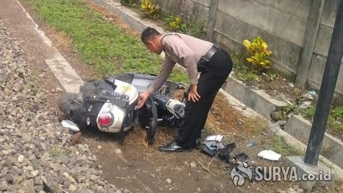 Kecelakaan Maut, Emak-emak Pengendara Motor Disambar Kereta Api, Korban Tewas di Tempat