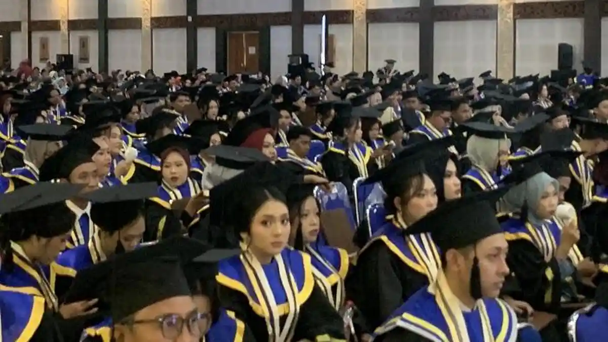STIPRAM Kukuhkan 835 Lulusan, Didorong Jawab Tantangan Pariwisata Global