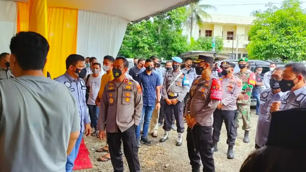 Waka Polda Aceh Tinjau Vaksinasi Merdeka di Polsek Suka Makmur Aceh Besar