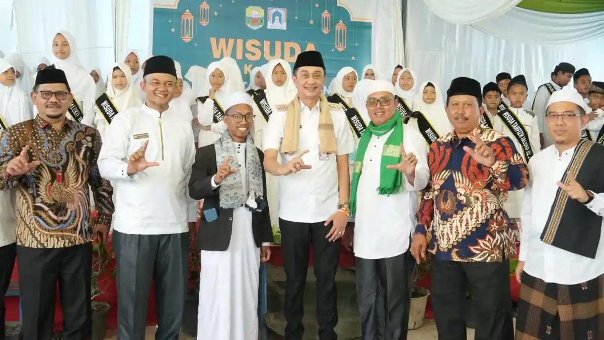 Bachyuni Hadiri Wisuda Akbar Tahfiz Quran di Jaluko