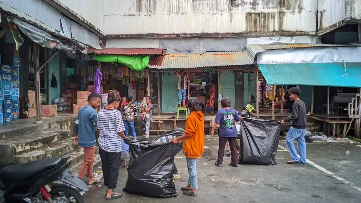 Jelang Hari Ulang Tahun, PMKRI Cabang Langgur Gelar Bakti Sosial