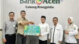 Penyerahan-zakat-karyawan-Bank-Aceh-Syariah-Cabang-Blangpidie-kepada-Baitul-Mal-Abdya.jpg