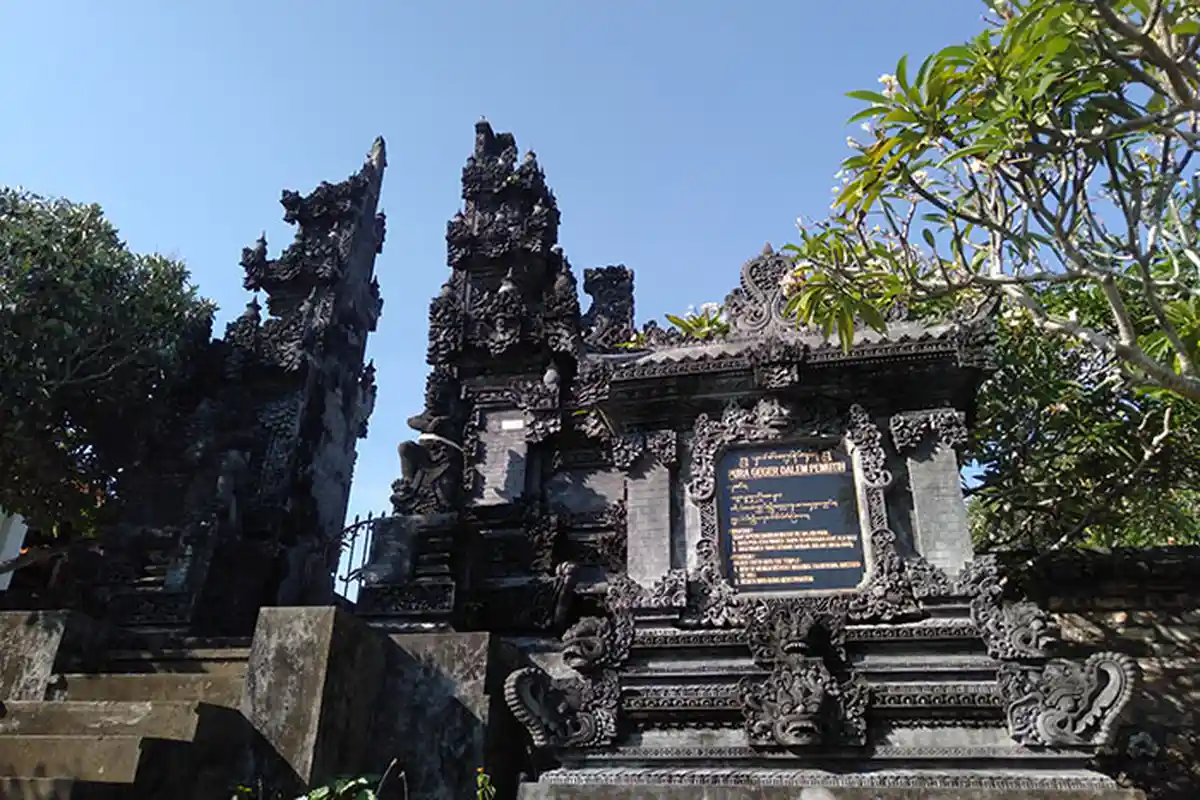 Cerita Pura Geger, Tempat Melukat dan Metamba untuk Memohon Kesembuhan Hingga Keturunan