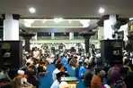 Jemaah-Masjid-Agung-Baiturrahman-Limboto-membeludak-saat-tarawih-malam-kedua-ramadan.jpg