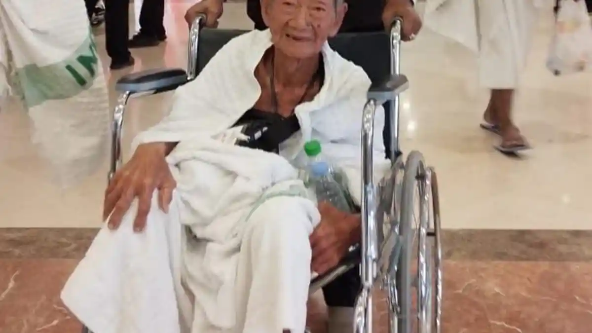 Cerita Azmiadi Bertemu Mbah Jumadi dan Samsul Bahri Jemaah Haji Lansia