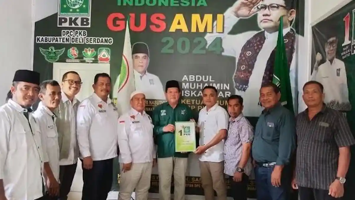 Muhammad Subandi, Mertua Dahnil Anzar Simanjuntak Ambil Formulir Pendaftaran Cabup Deli Serdang