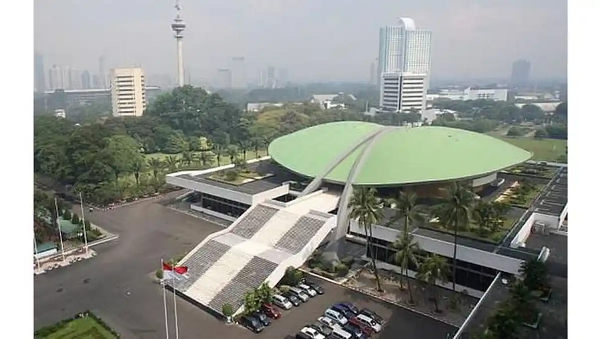 Anggota DPR RI Hingga Ketua DPR Dapat THR Tahun Ini, Berapa THR Puan Maharani?