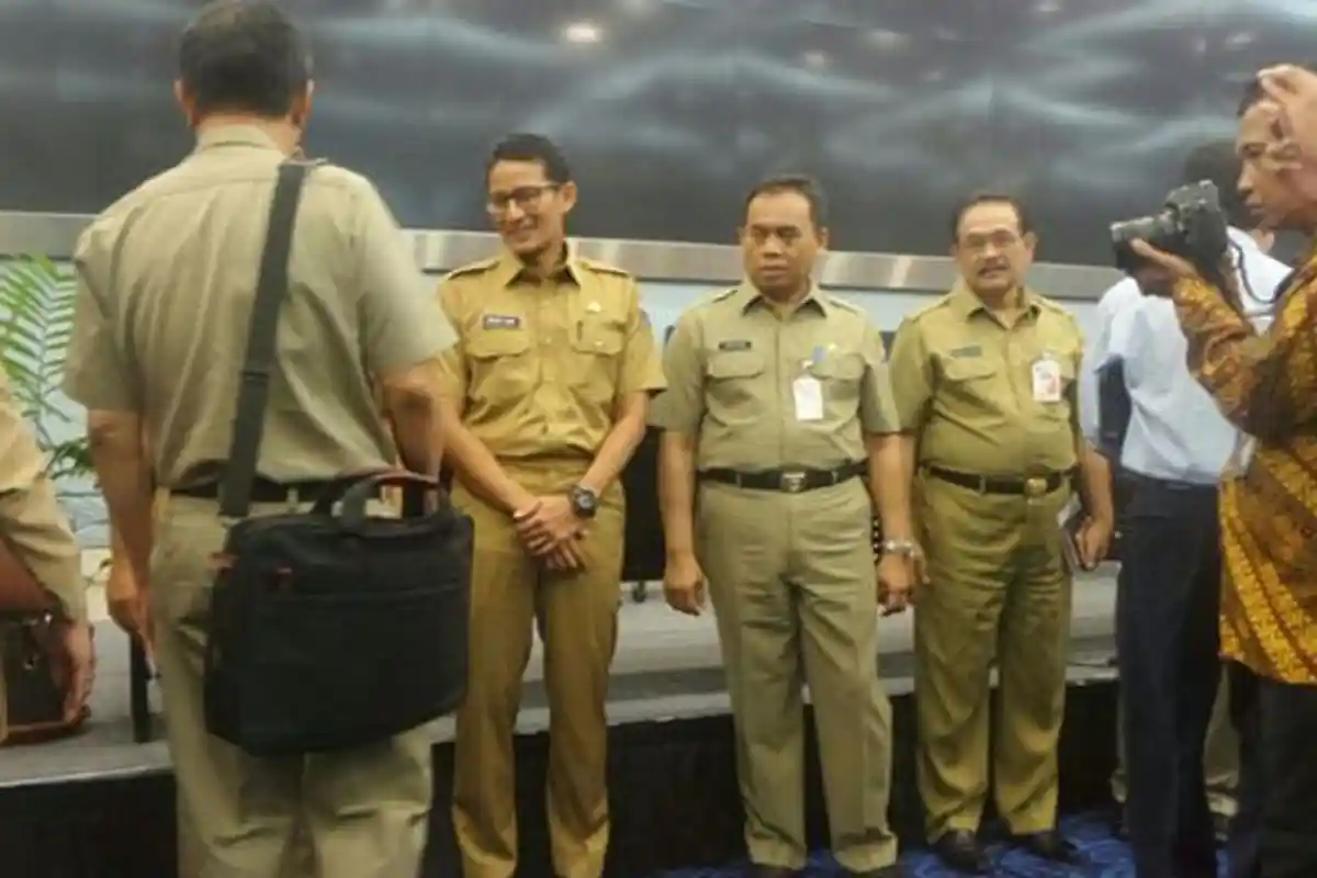 Penampilannya Jadi Sorotan, Intip 6 Fakta Menarik di Balik Sepatu Kets Sandiaga Uno!