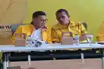 Waketum-Partai-Golkar-Ace-Hasan-Syadzily-bersama-Ketua-Panitia.jpg