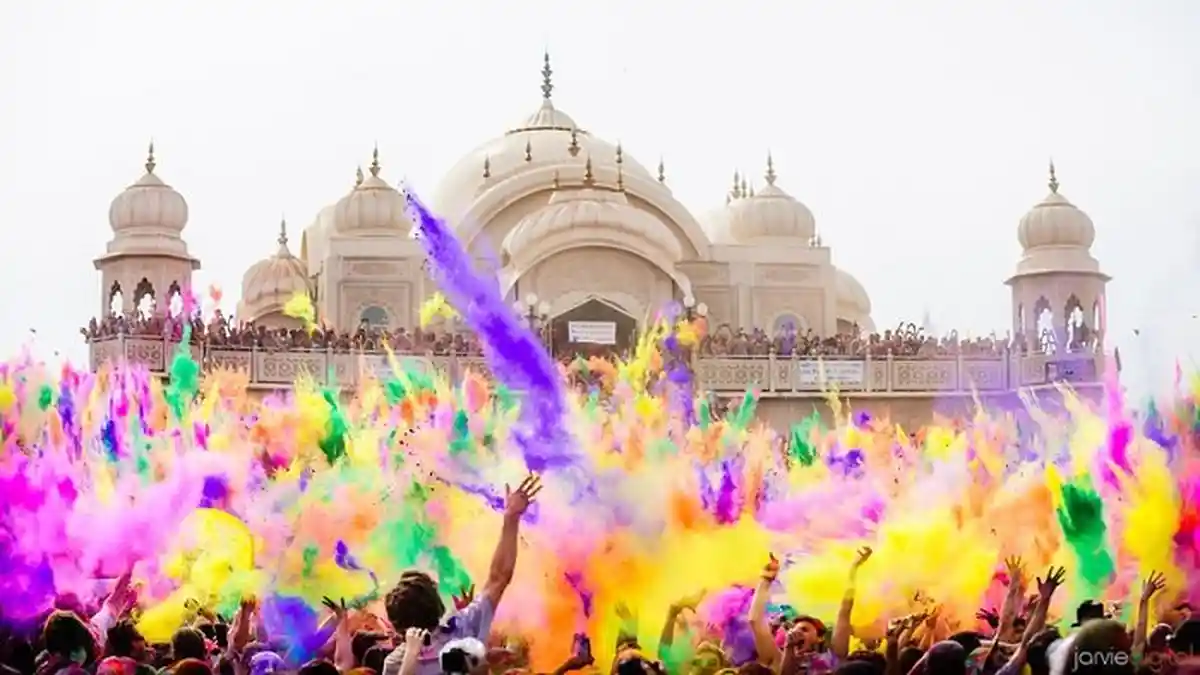 6 Festival Unik yang Dilakukan di India, Sering Ada di Film