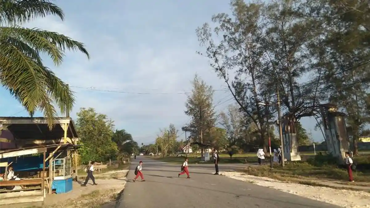 Udara Kabur di Laut Aceh Singkil, Daratan Diselimuti Awan