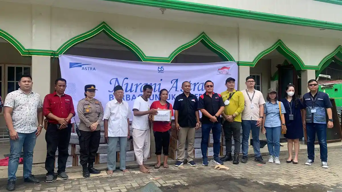Nurani Astra Group Serahkan Bantuan untuk Korban Banjir Manado