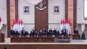 Rapat-Paripurna-DPRD-Sulawesi-Utara-dalam-Rangka-Penyerahan-Laporan-Hasil-Peneriksaan.jpg