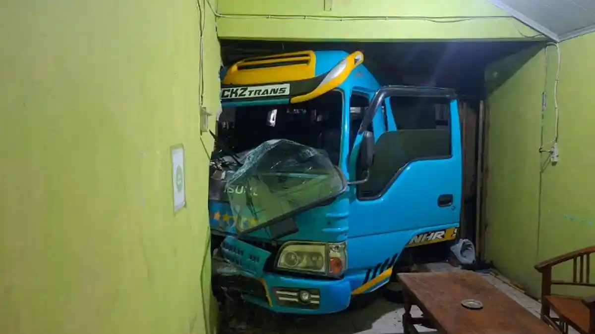 KRONOLOGI Kecelakaan Elf dan Truk di Saradan Madiun, dalam Perjalanan Menuju Surabaya