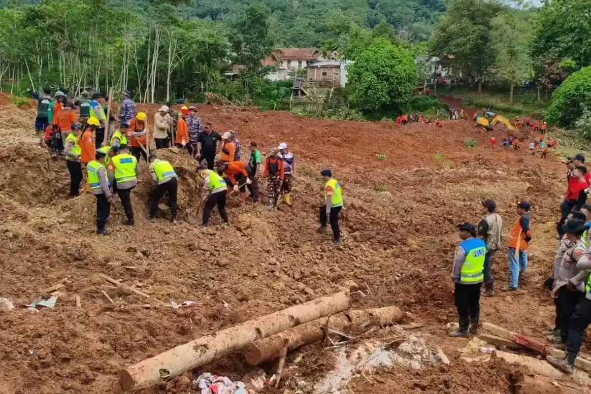 Ngerinya Longsor Cilacap, Rumah Bak Dibanting, Per Hari Ketiga: 11 Tewas, 12 Korban Masih Hilang