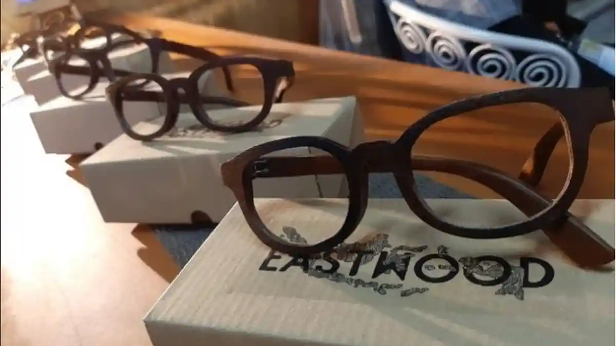 Unique, Wood and Leather Waste Turned into a Product that's Sold For Hundreds of Thousands Rupiah