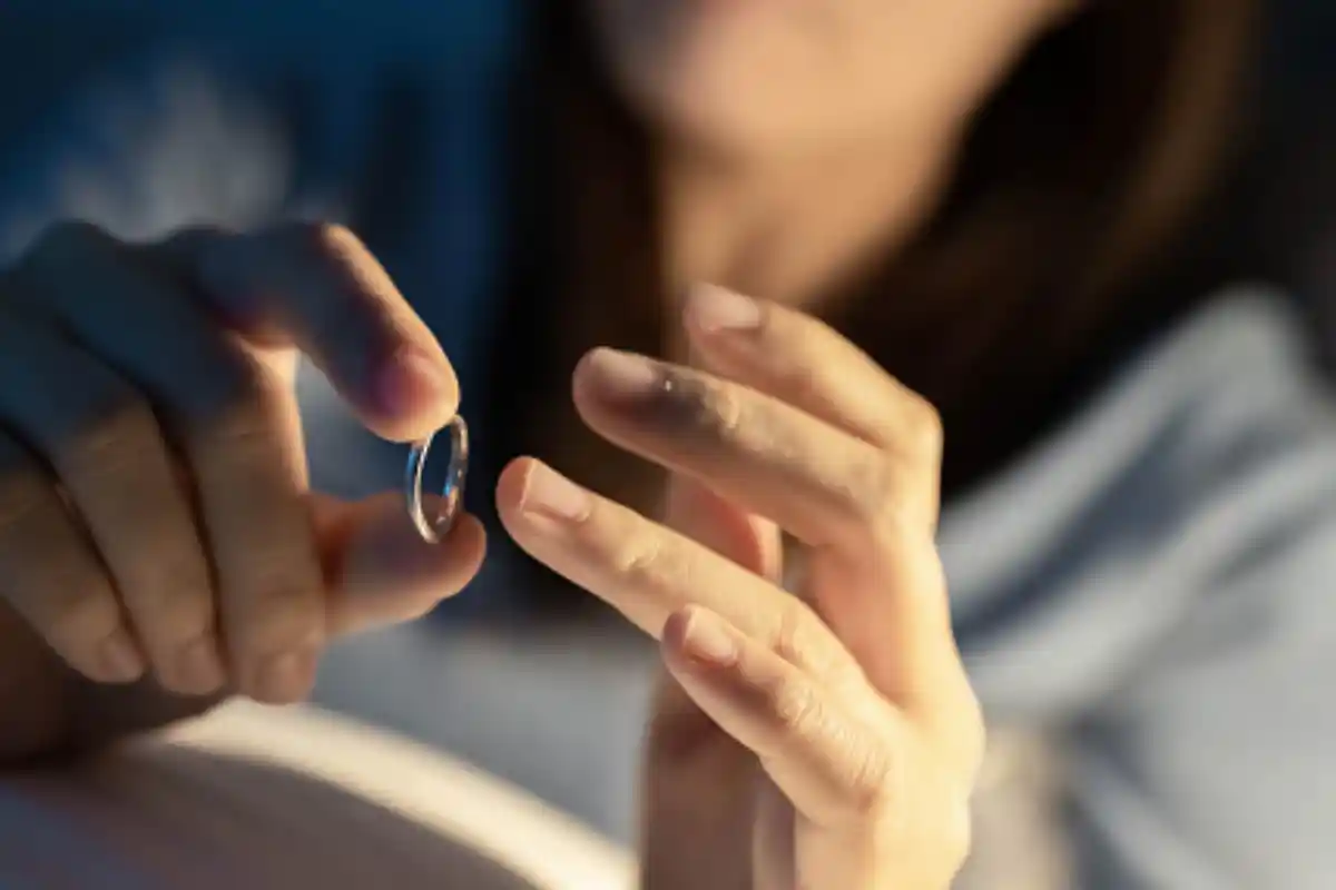 Bahagia Dilamar Kekasih, Wanita Kesal Usai Tahu Asal-usul Cincinnya, Dulu Dipakai Buat Lamar Mantan