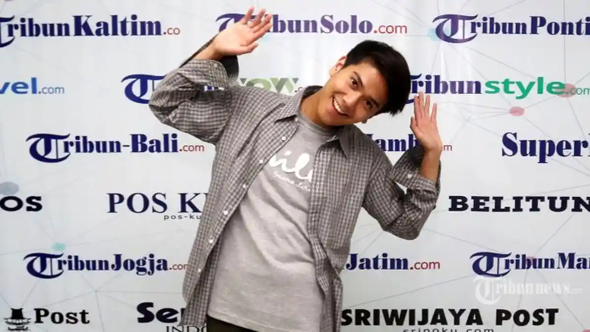 Chord Kunci Gitar dan Lirik Lagu Rindu Sendiri by Iqbaal Ramadhan