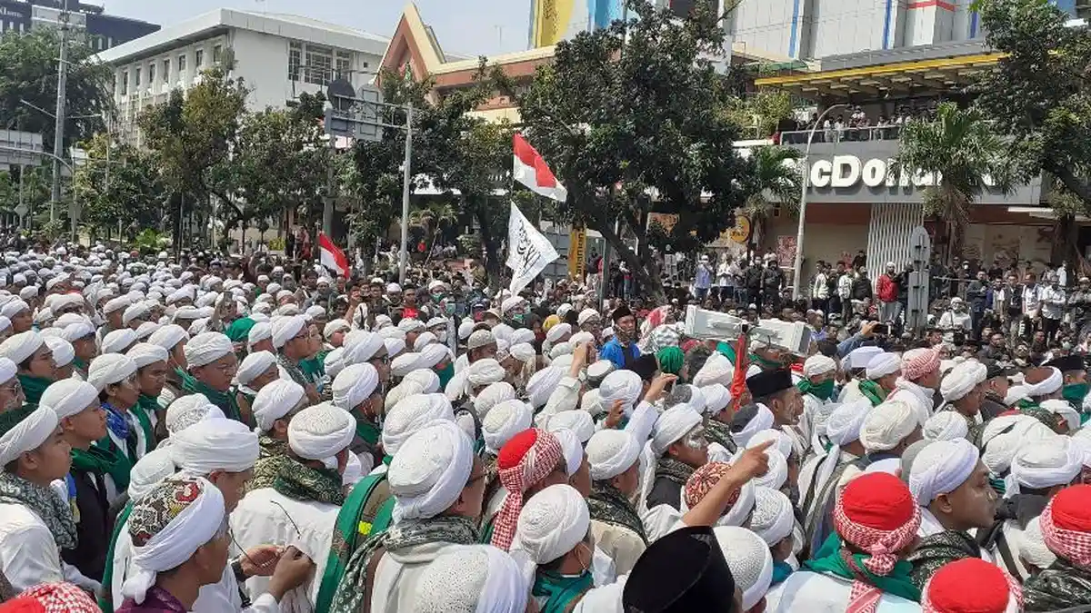 Orasi 15 Menit, Massa Majelis Dzikir Bubarkan Diri dengan Tenang