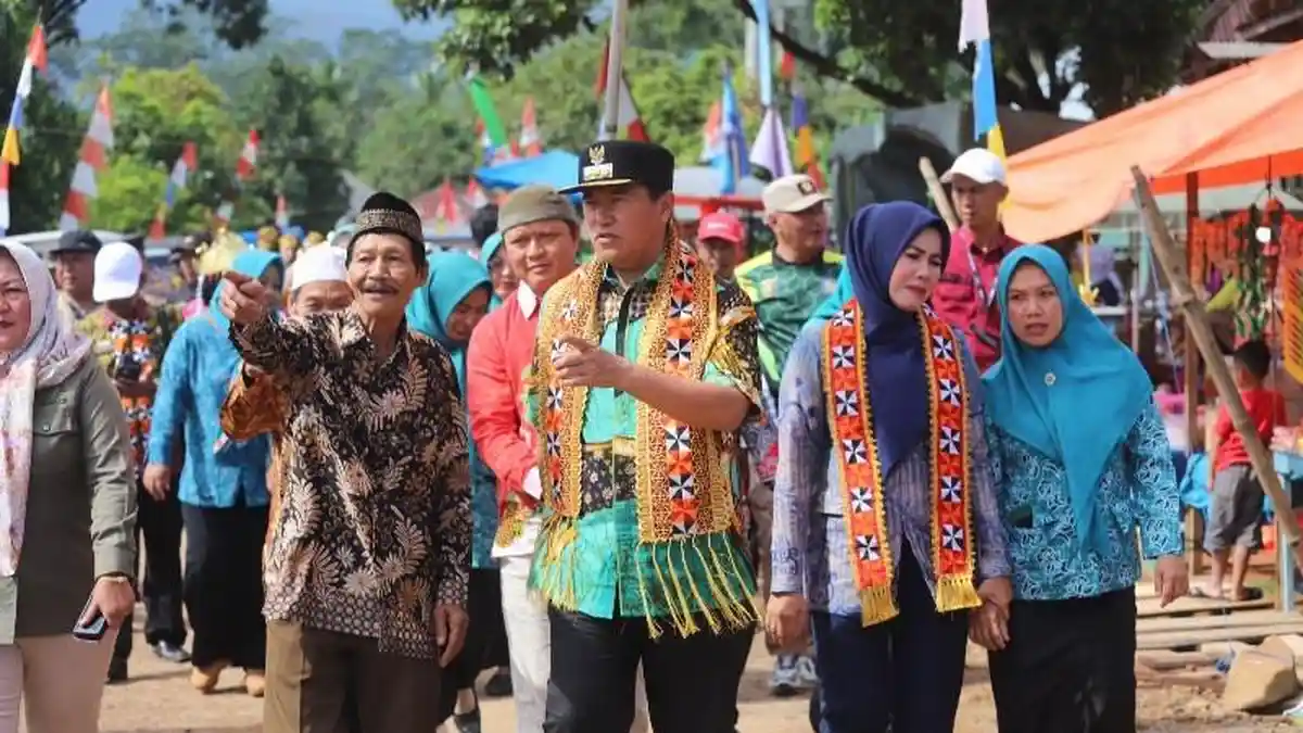 Infrastruktur Jalan di Pagar Dewa Lampung Barat Belum Maksimal, Nukman Minta Maaf