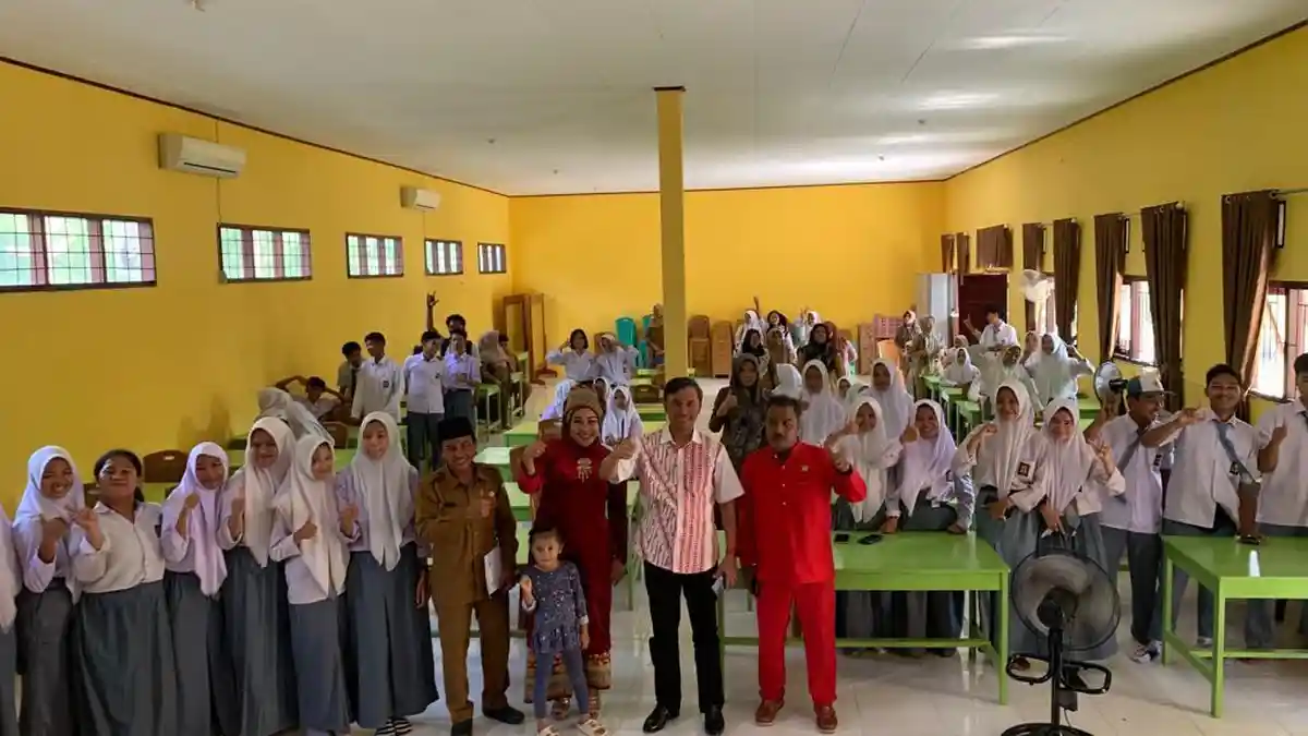 Edi Purwanto Berikan Motivasi dan Bahas Pendidikan di SMK 1 Tebo