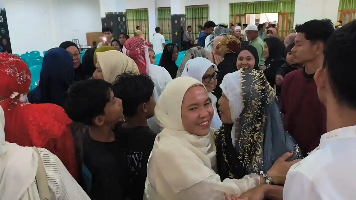 Tangis Haru 64 Jamaah Haji Manggarai Barat Usai Dari Tanah Suci - Pos-kupang.com
