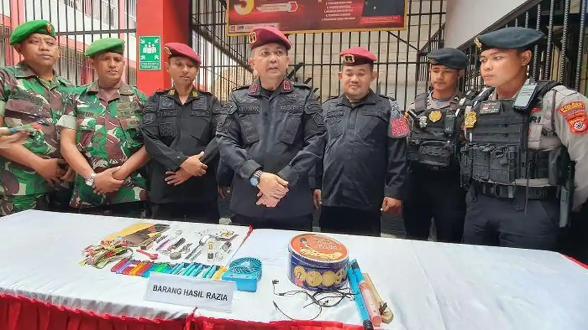 Korek Api dan Kaca Pun Disita dari Sel Napi saat Petugas Gabungan Razia ...