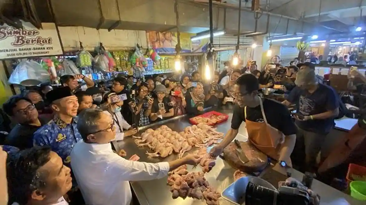 Ada Mendag Zulhas di Pasar Kebon Kembang Bogor, Harga Cabai dan Beras Turun, Telur Ayam Naik