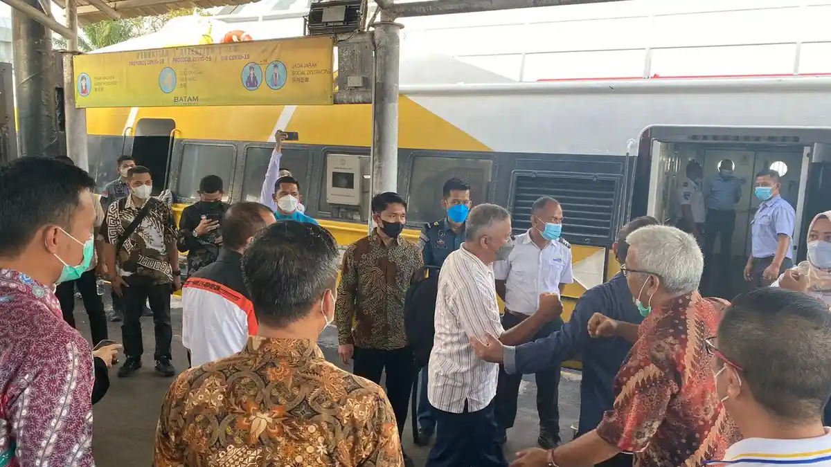 305 WNI dan 67 WNA Tinggalkan Batam Dari Pelabuhan Internasional Batam Centre 9 April 2022