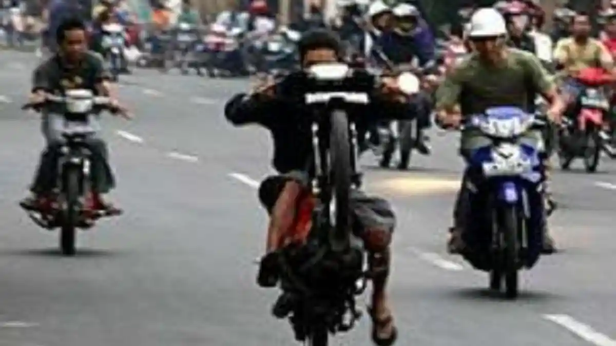 Heboh Anggota DPRD Madiun Terciduk Razia Balap Motor Liar, Polisi Menduga Ada Taruhannya