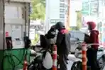 Peringati Hari Pahlawan, Pegawai SPBU COCO Berpakaian Pejuang