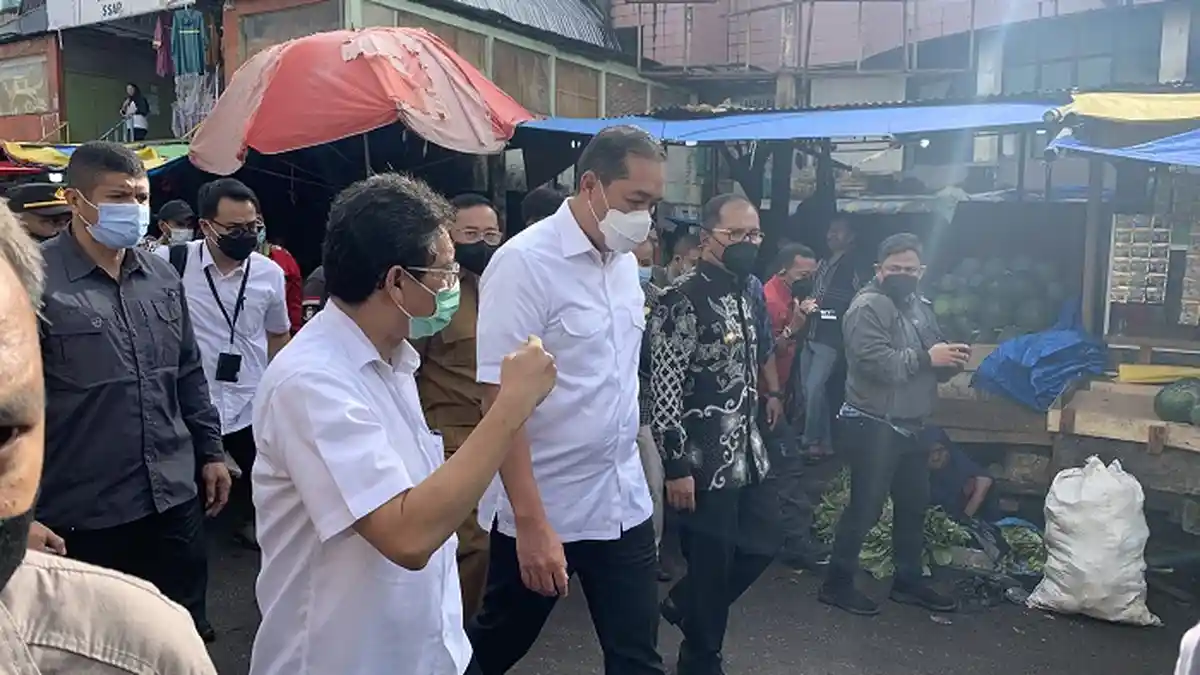 Mendag Lutfi Tak Temukan Minyak Goreng Rp14 Ribu Per Liter di 2 Pasar Makassar, Ada Apa?