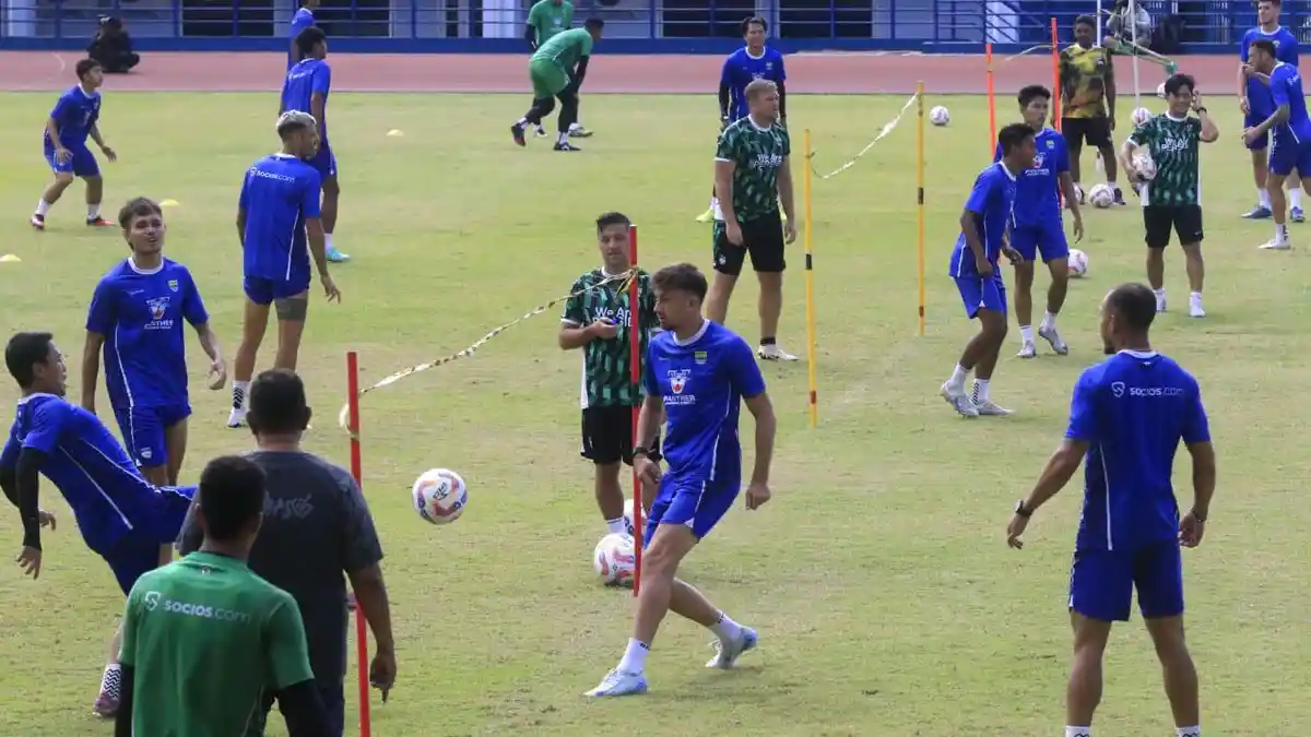 Tonton Live Streaming Persib Bandung Lawan PSM Makassar: Maung Tanpa Striker Maut di Stadion Batakan
