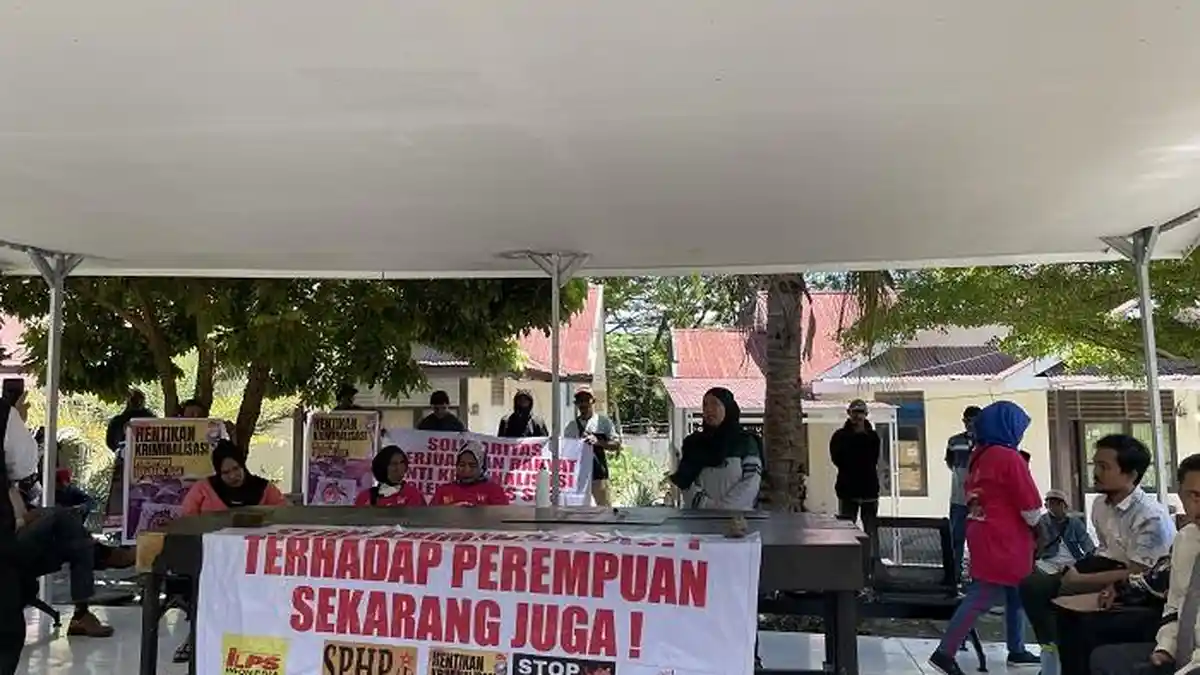 Dituding Selewengkan Dana Simpan Pinjam, Warga Kinovaro SigiKawal Sidang Praperadilan Dukung Fatma