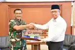 sertijab-dan-lantamal-xii-pontianak-laksma-tni-greg-agung-pamitan-ke-pejabat-utama-kalbar.jpg