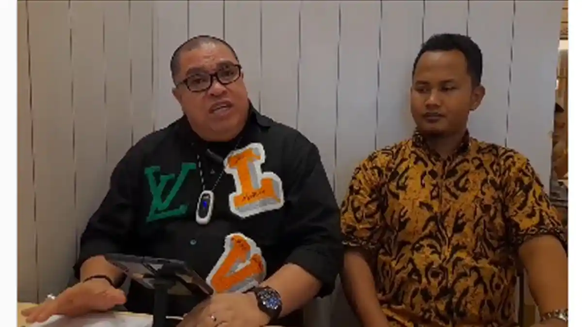 BANTAHAN Razman Nasution Dipecat dari KAI, Rival Hotman Paris Beber Fakta Kontras: Tidak Benar, Hoax