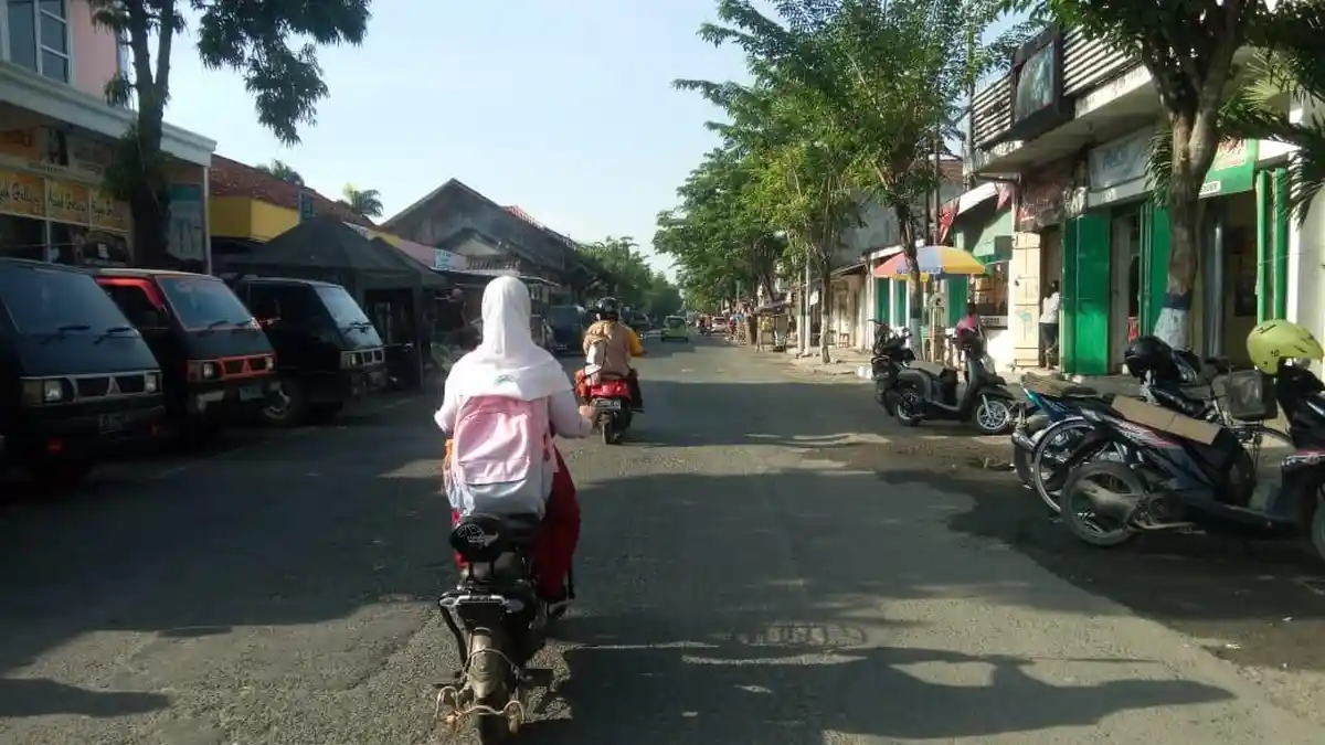 Marak Bocah Berkendara Sepeda Listrik di Jalan Raya Ramai Kendaraan ...