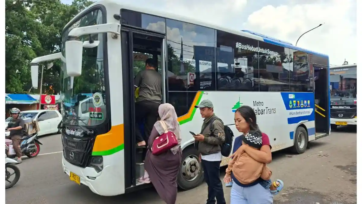 Sudah Saatnya Pemerintah Mengalihkan Subsidi BBM ke Transportasi Publik