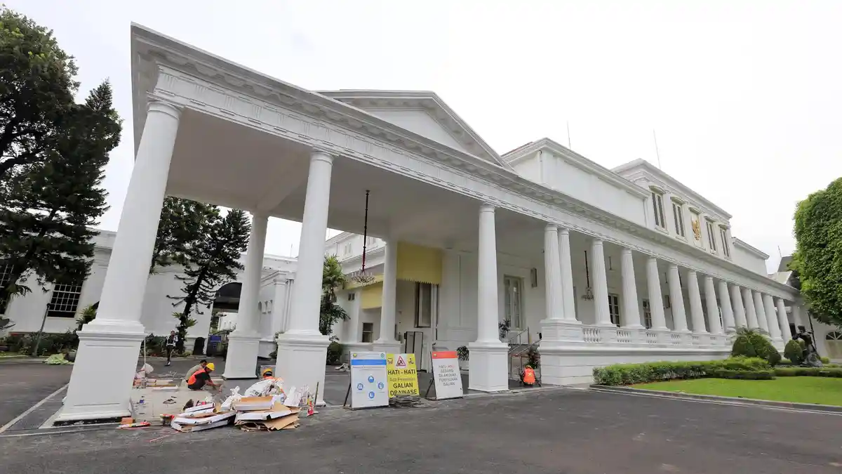 Istana Membebastugaskan Admin Twitter Jokowi Setelah Balas Tweet Personel JKT 48