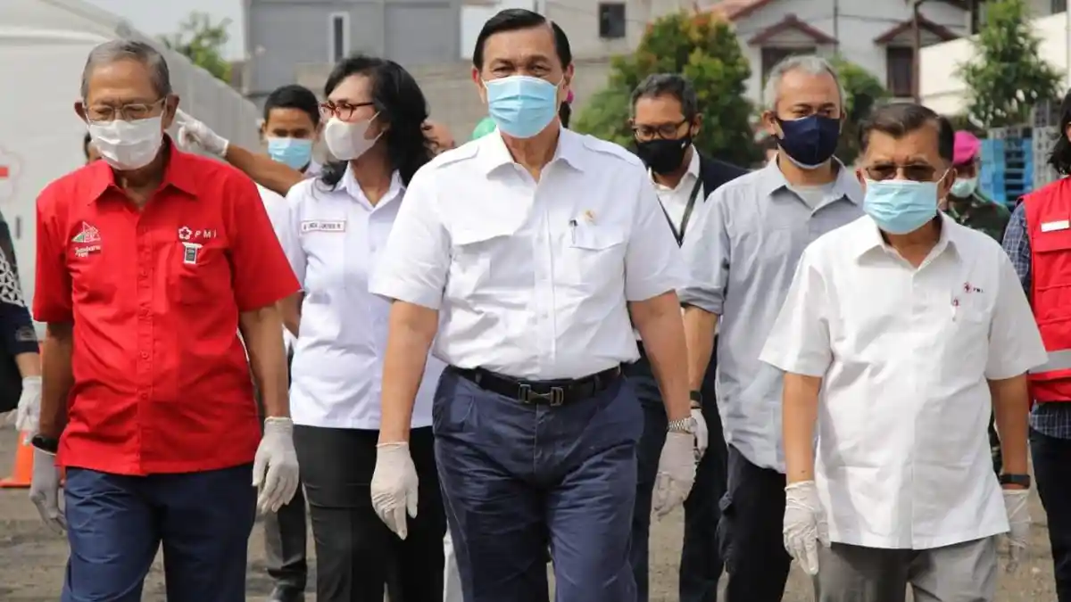 Luhut Akan Libatkan 256 Unit Donor Darah PMI Dalam Rencana Vaksinasi Covid-19