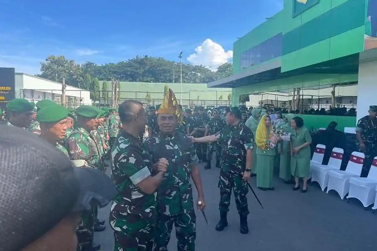 Pangdam XllI Merdeka Gelar Kunjungan Resmi Perdana di Korem 132/Tadulako, Disambut Ratusan Prajurit