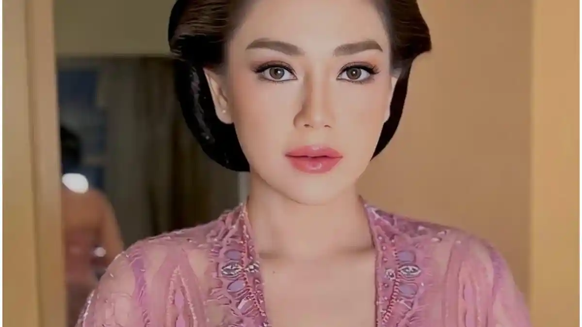 Gelar Baru Celine Evangelista: Kanjeng Raden Mas Ayu Celine E Murtiningtyas