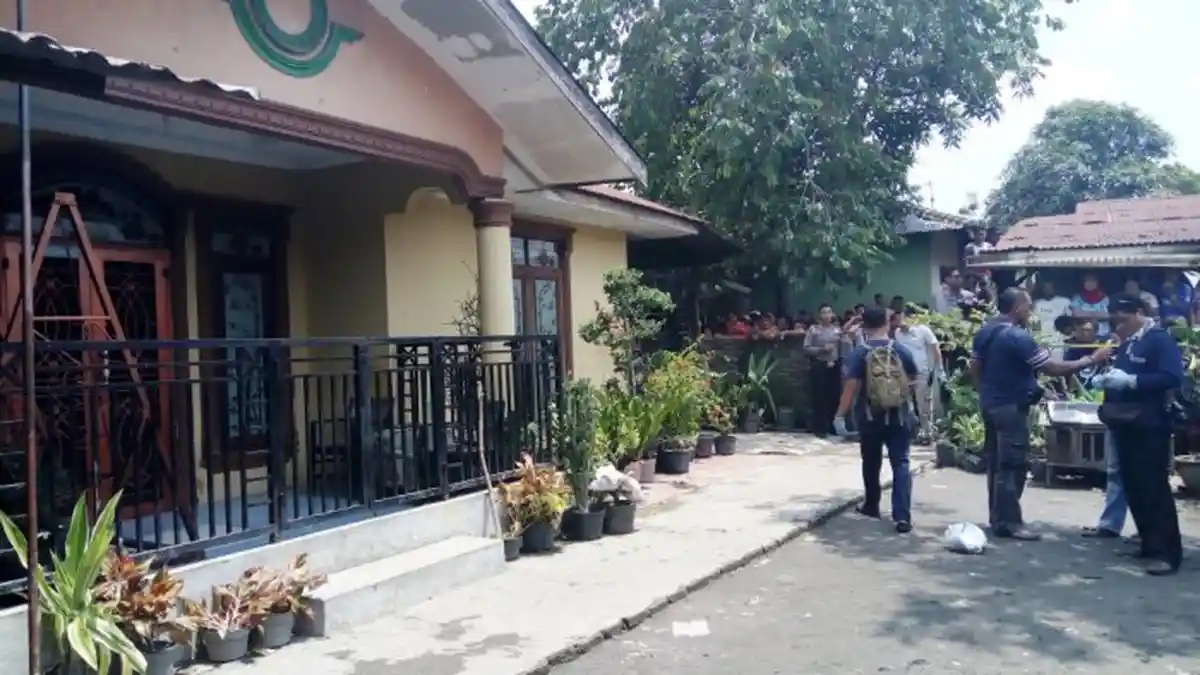 Sadis, Satu Keluarga Dibantai, Lima Orang Tewas