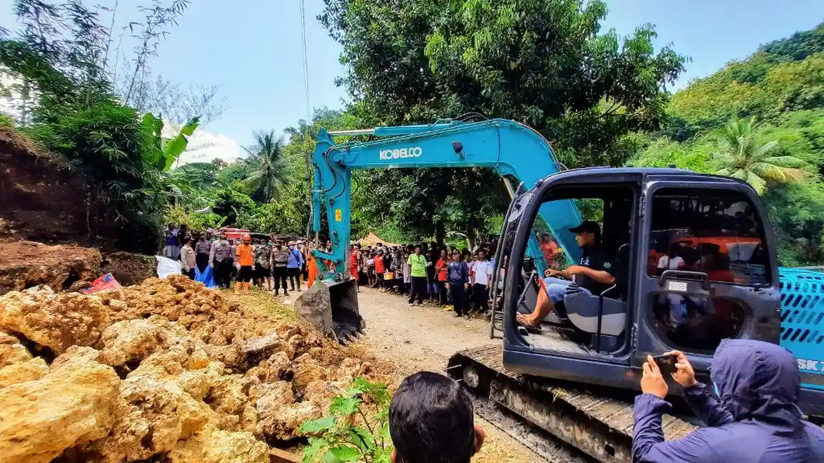 Evakuasi Jasad Penambang yang Tertimpa Batu di Ponjong Gunungkidul Dibantu Alat Berat