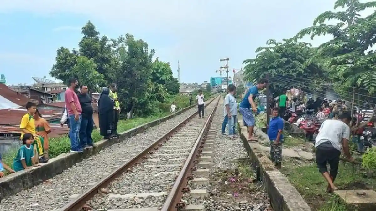 Pria di Siantar Tewas Tertabrak Kereta Api, Sempat Diklakson Tapi Dihiraukan, Meninggal di Lokasi