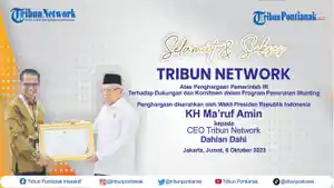 wakil-presiden-ri-kh-maruf-amin-memberikan-penghargaan-kepada-ceo-tribun-network.jpg