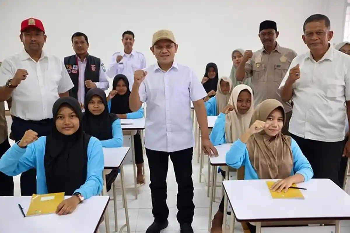 Wagub Aceh Tinjau Sekolah Rakyat di Bireuen, Sempat Dialog dan Ini Pertanyaannya