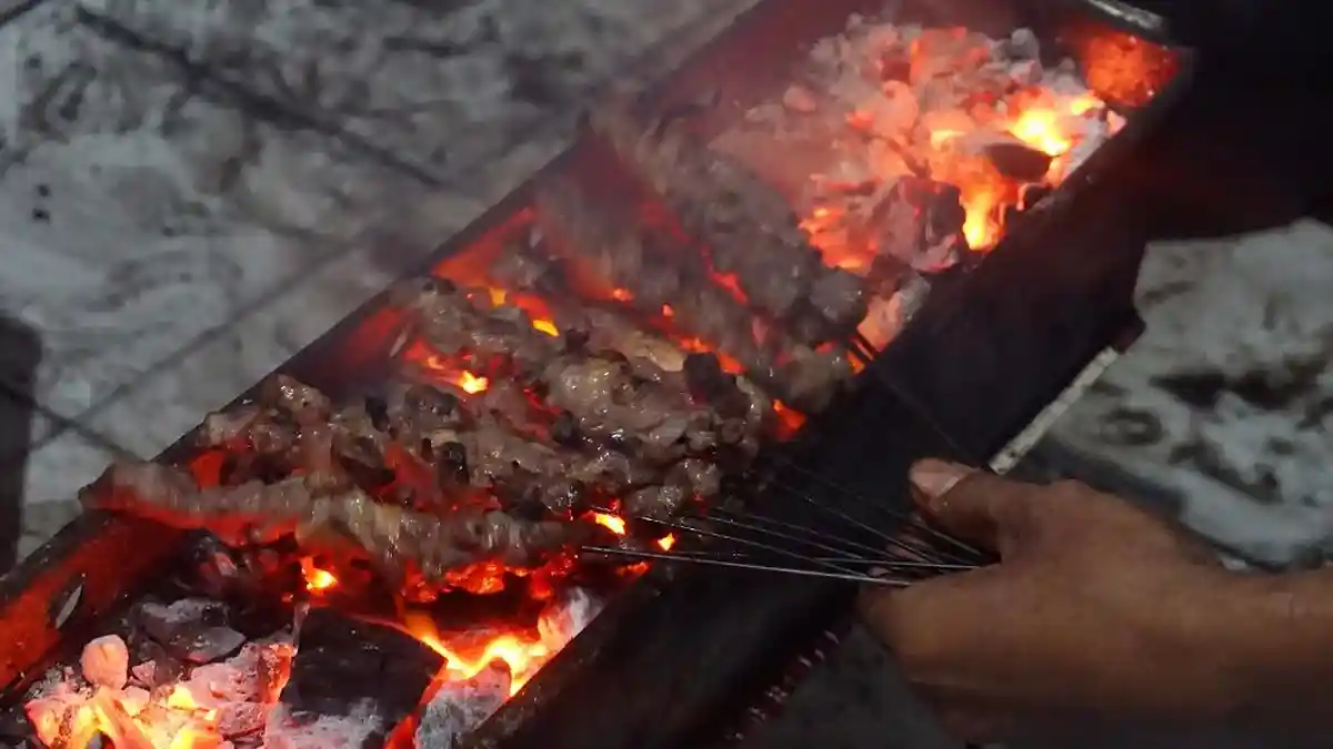 5 Warung Makan di Yogya yang Buka Sampai Tengah Malam, Ada Sate, Gudeg Hingga Bakmi